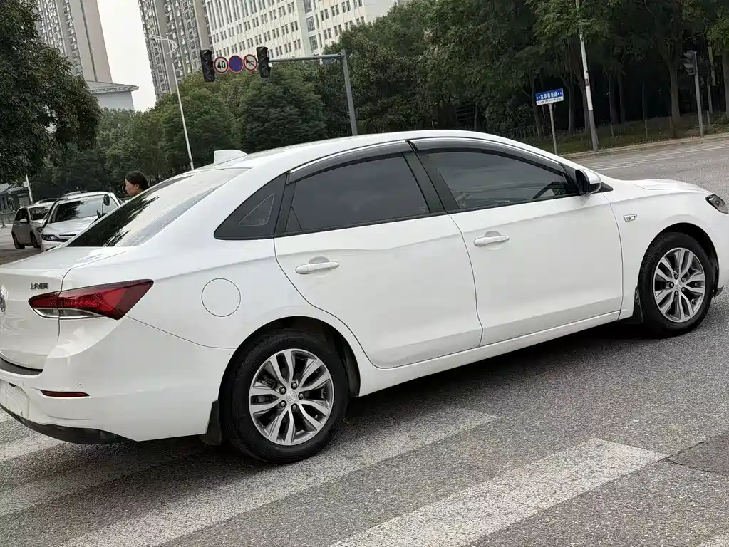 Buick Excelle — миниатюра 8