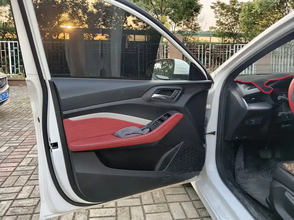 MG MG5 — миниатюра 7