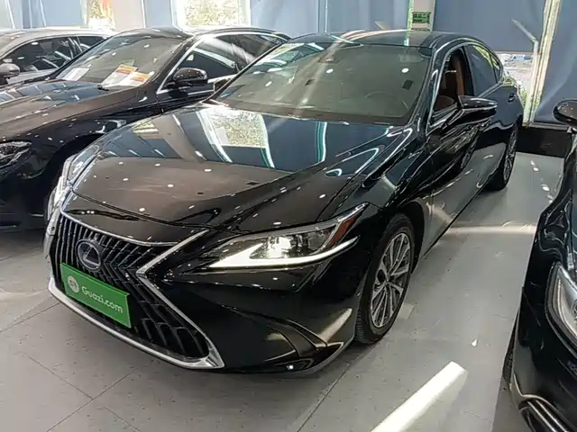 2022 Lexus ES