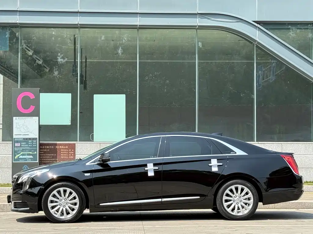 Cadillac XTS — миниатюра 3