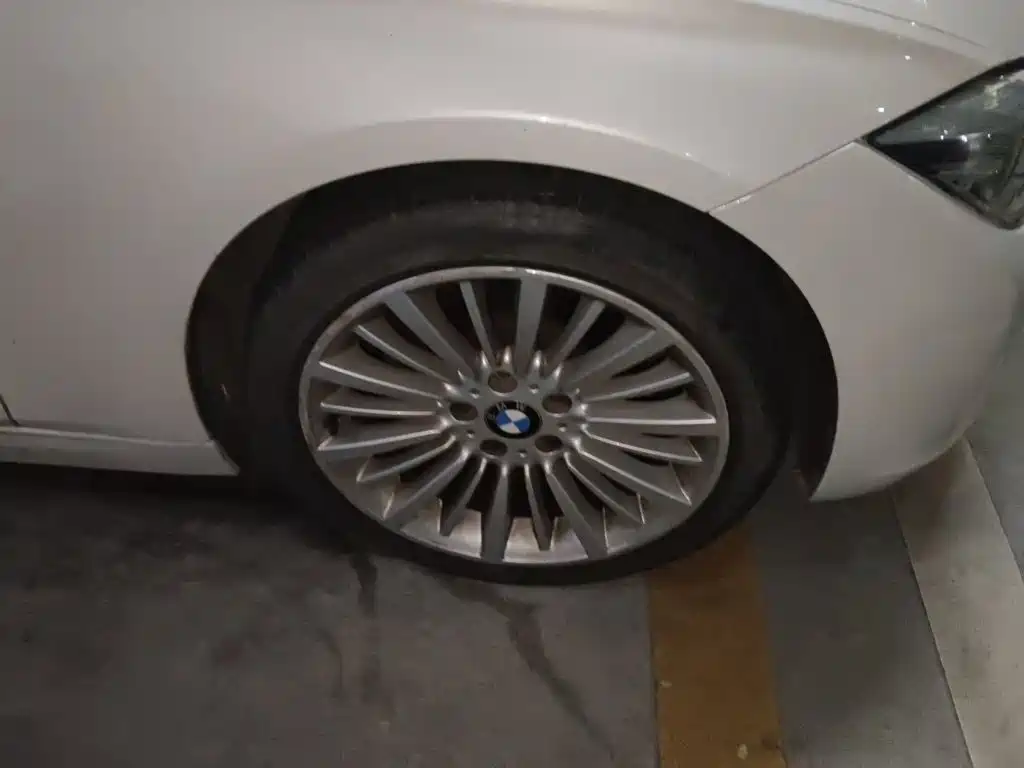 BMW 3 Series — миниатюра 8