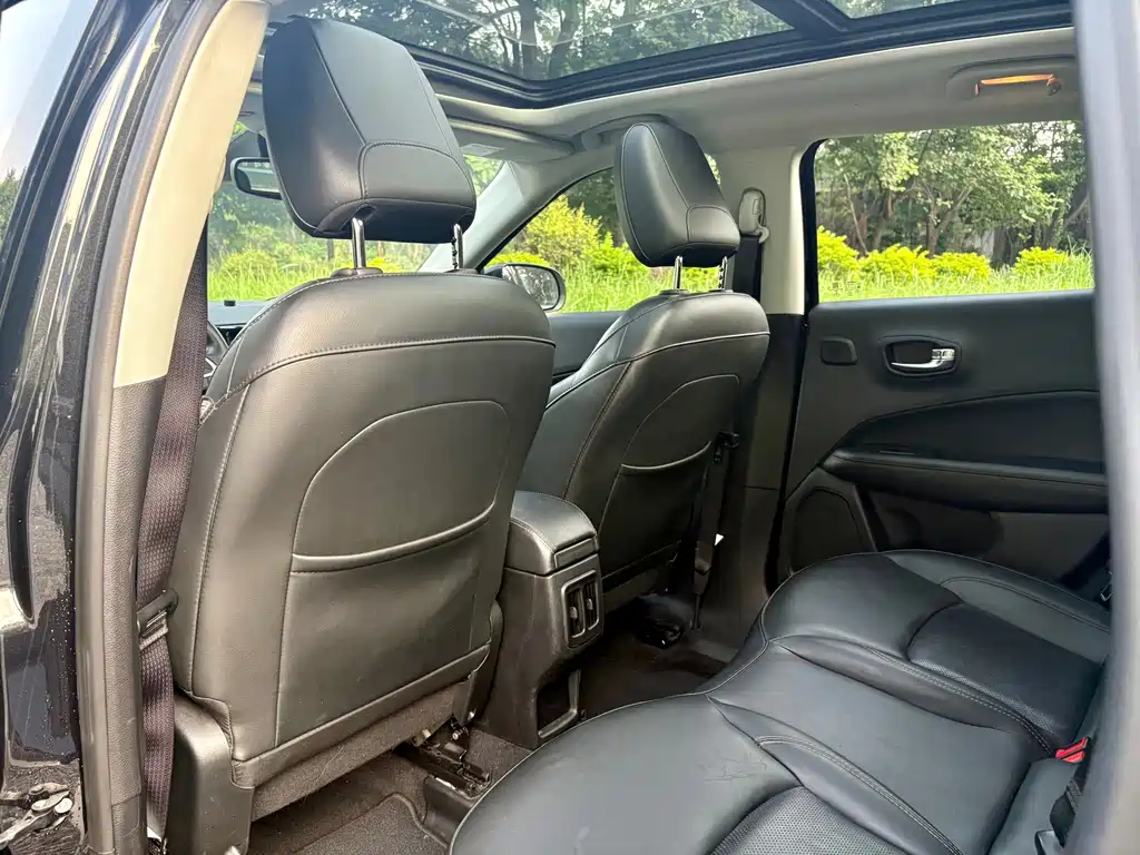 Jeep Compass — миниатюра 15
