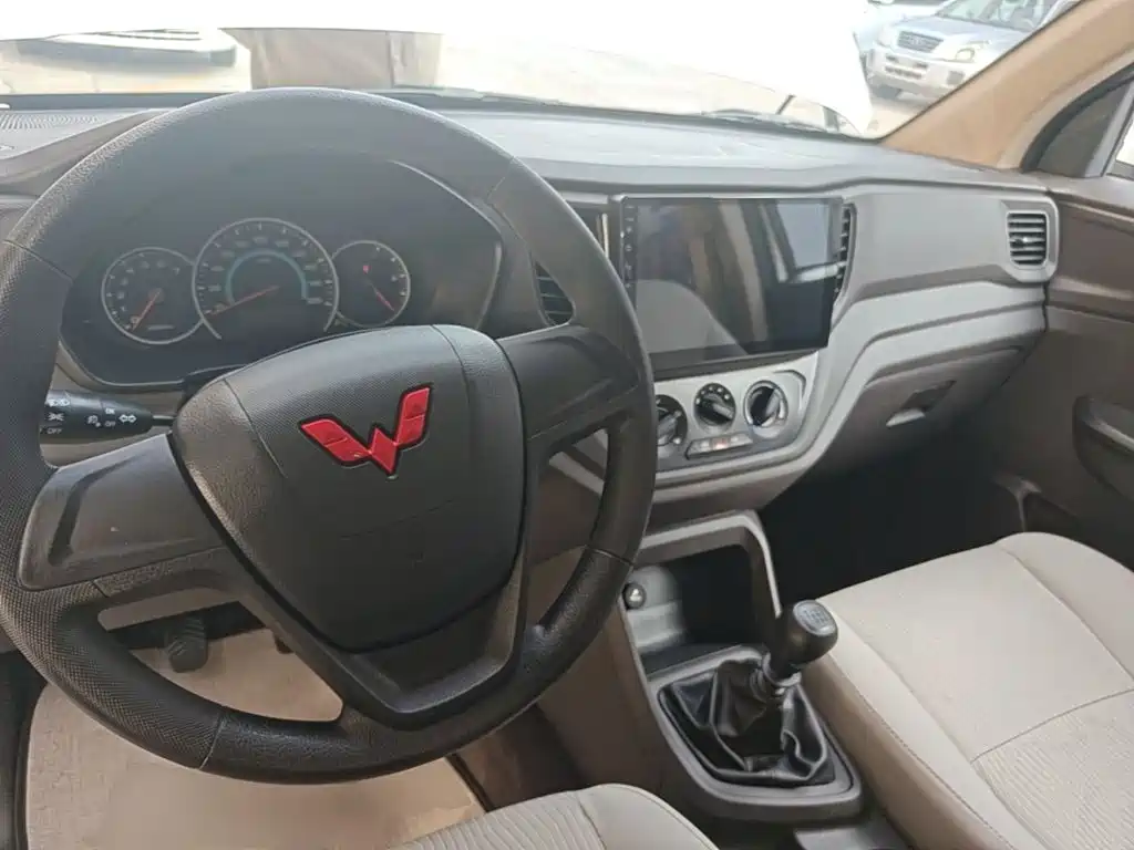 Wuling Hongguang V — миниатюра 10