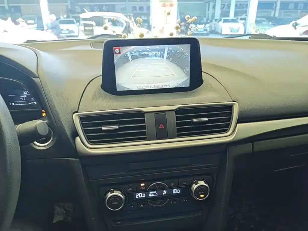 Mazda 3 Axela — миниатюра 13