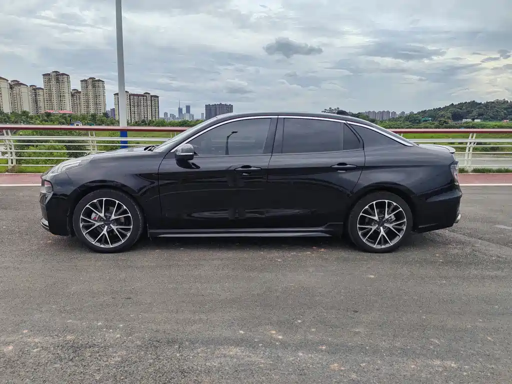 Lynk & Co 03 — миниатюра 5