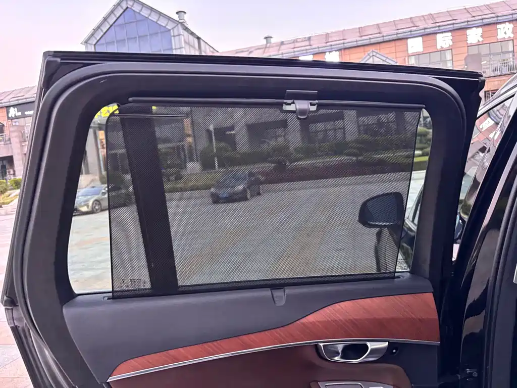 Volvo XC90 — миниатюра 18