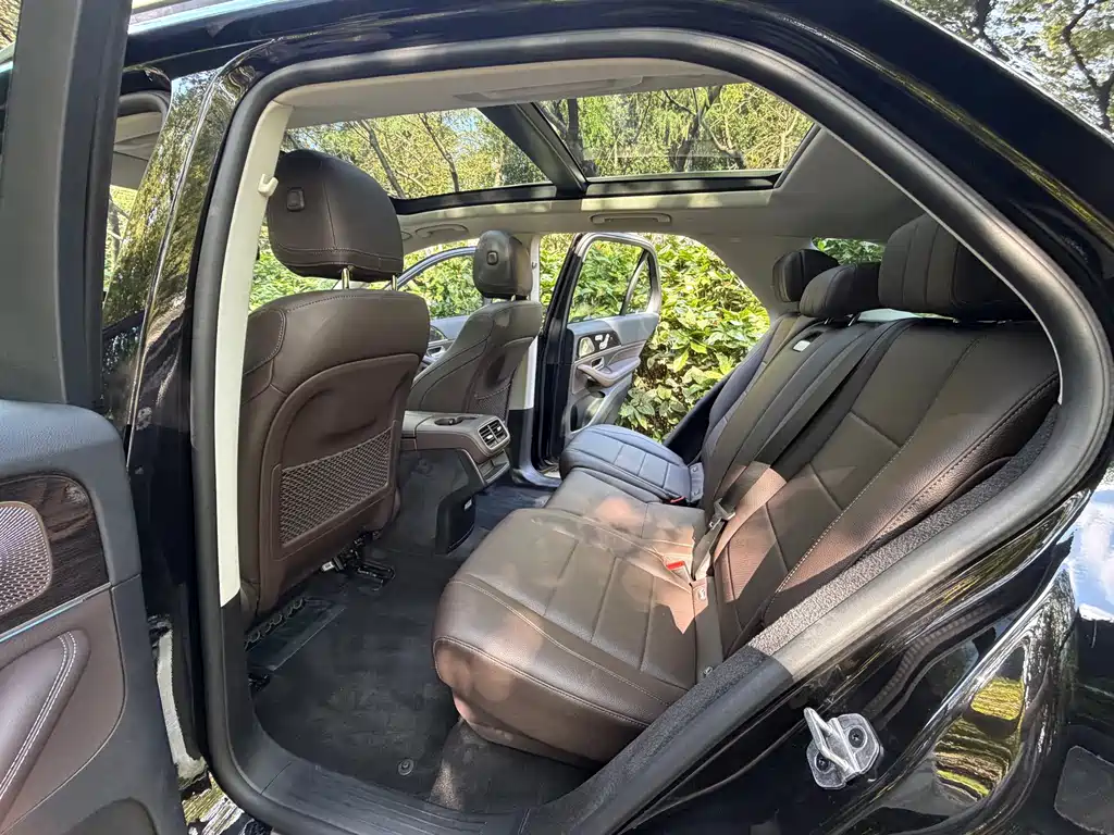 Mercedes-Benz GLE (Import) — миниатюра 9