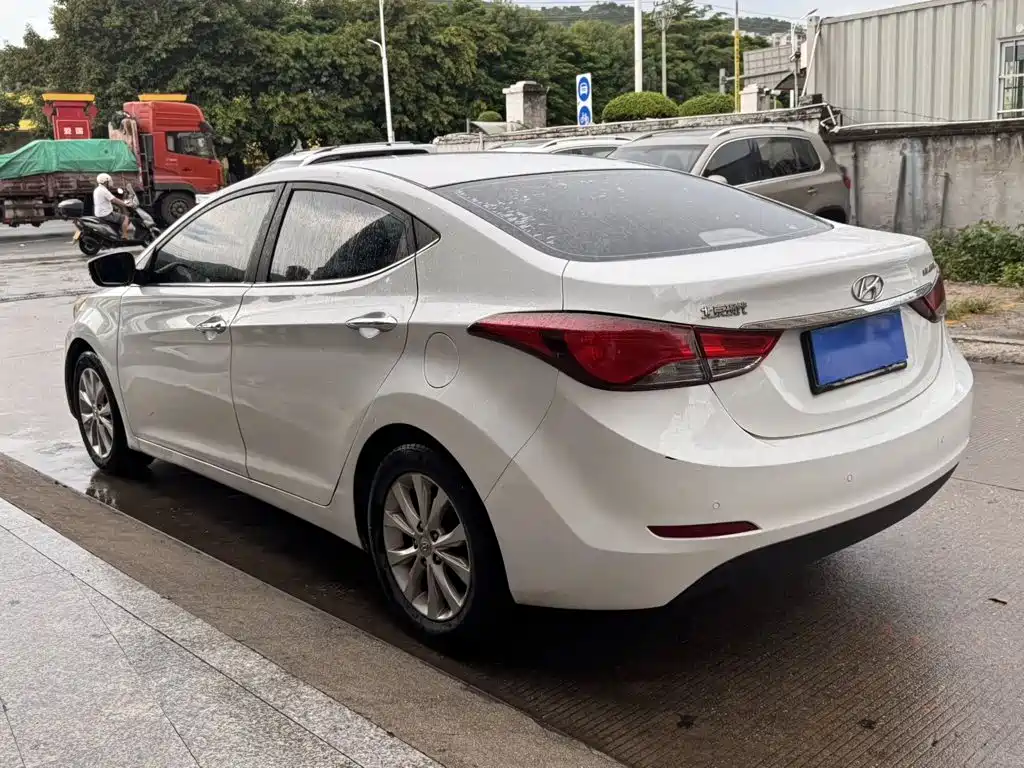 Hyundai Elantra Langdong — миниатюра 5