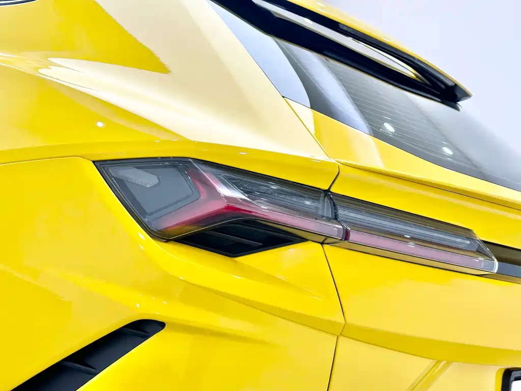 Lamborghini Urus — миниатюра 16
