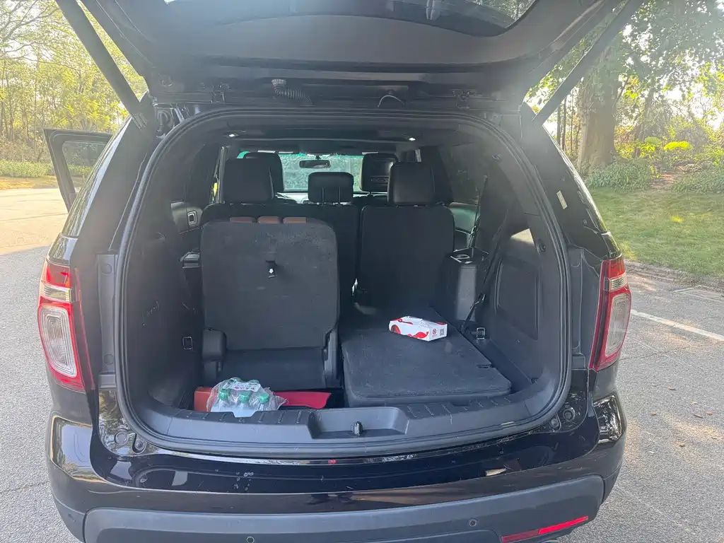 Ford Explorer (Import) — миниатюра 4
