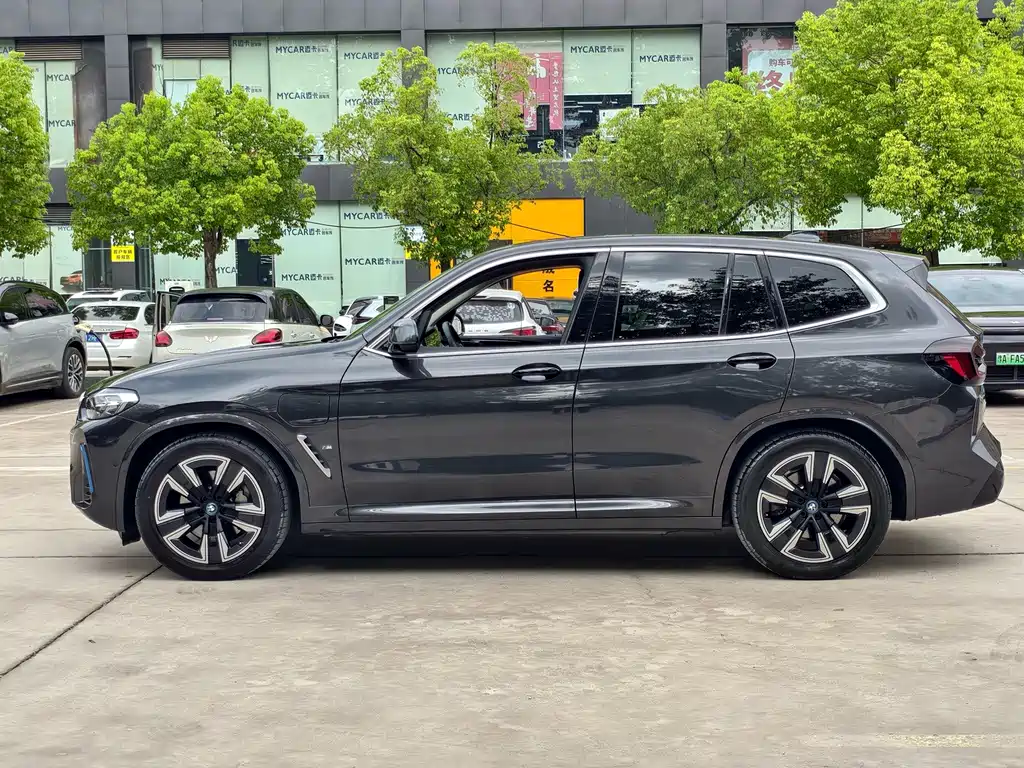BMW iX3 — миниатюра 4