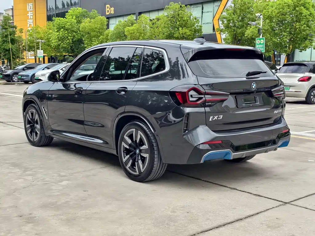 BMW iX3 — миниатюра 5