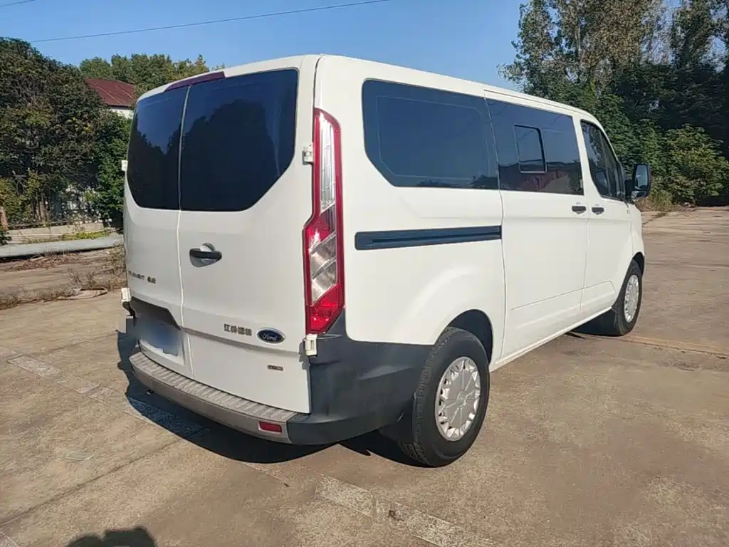 Ford Transit — миниатюра 7