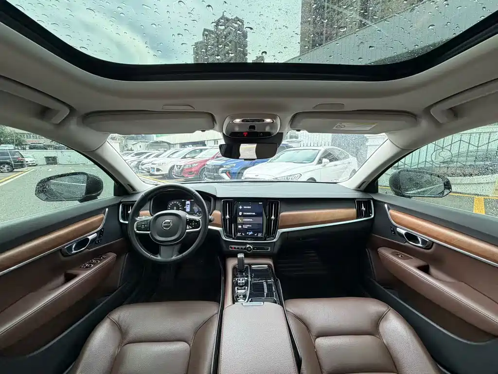 Volvo S90 2020 T8 E Luxury