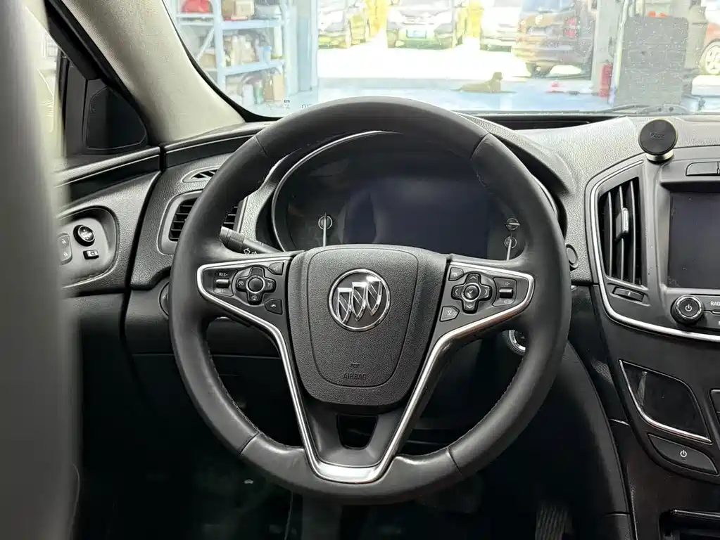 Buick Regal — миниатюра 9