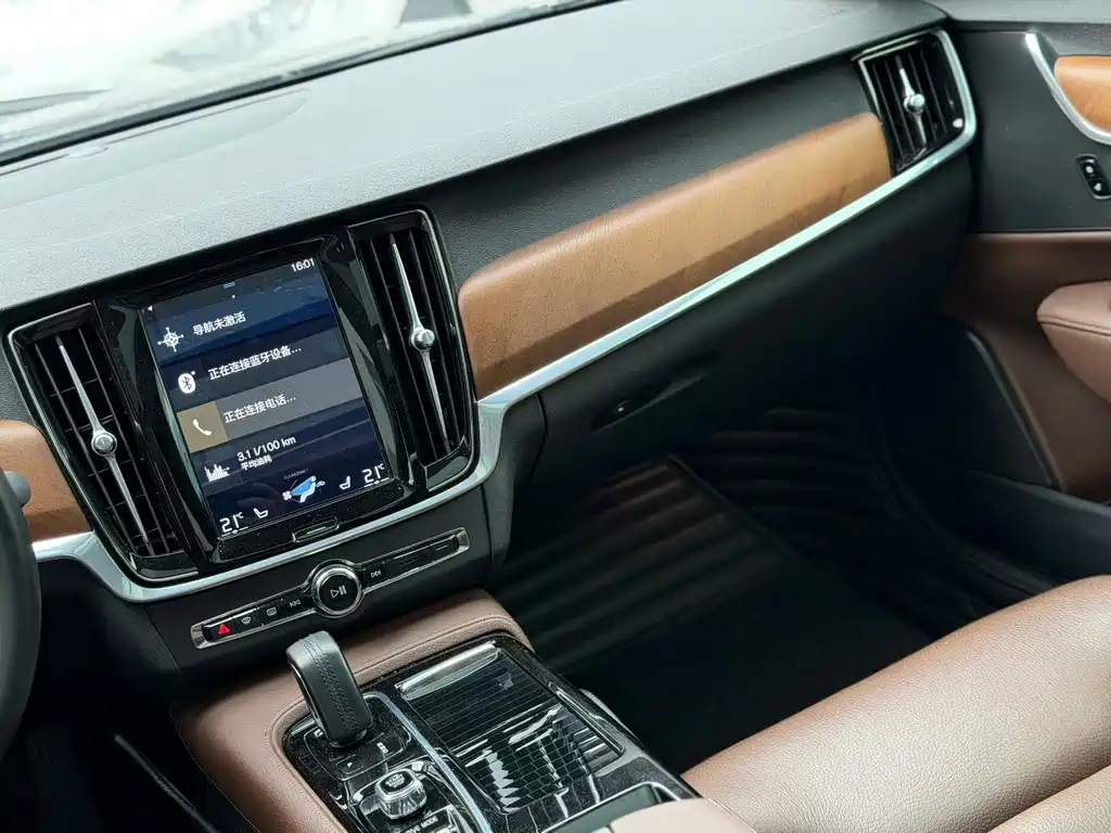 Volvo S90 2020 T8 E Luxury