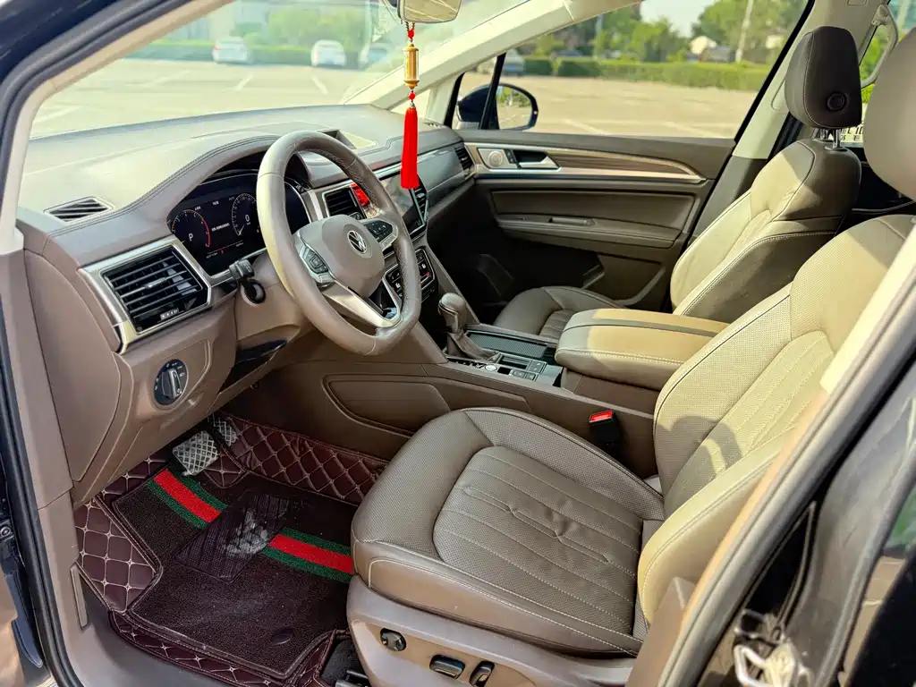 Volkswagen Viloran 2020 330TSI Luxury