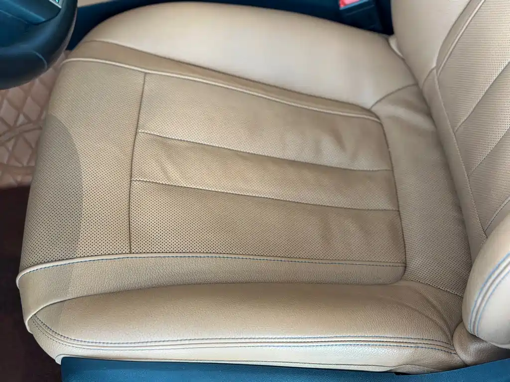 BMW 5 Series — миниатюра 9