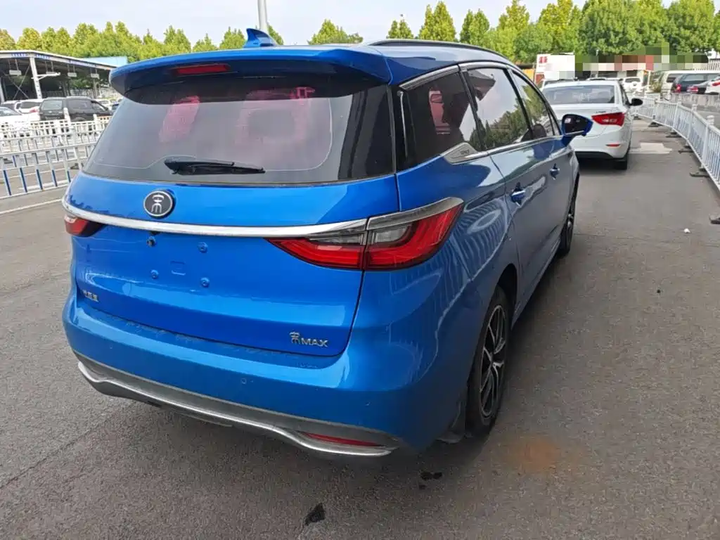 BYD MAX — миниатюра 7