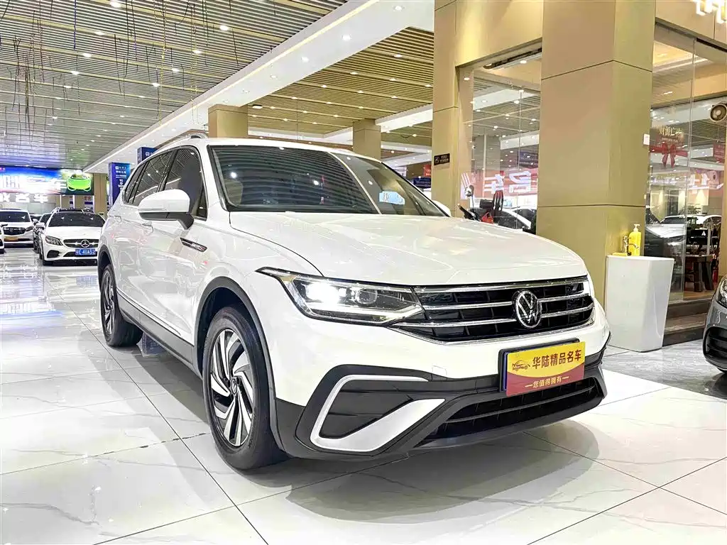 VOLKSWAGEN TIGUAN L