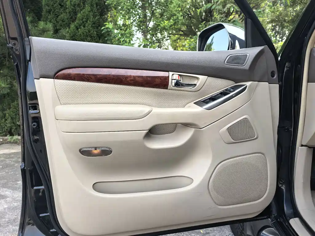 Toyota Prado — миниатюра 15
