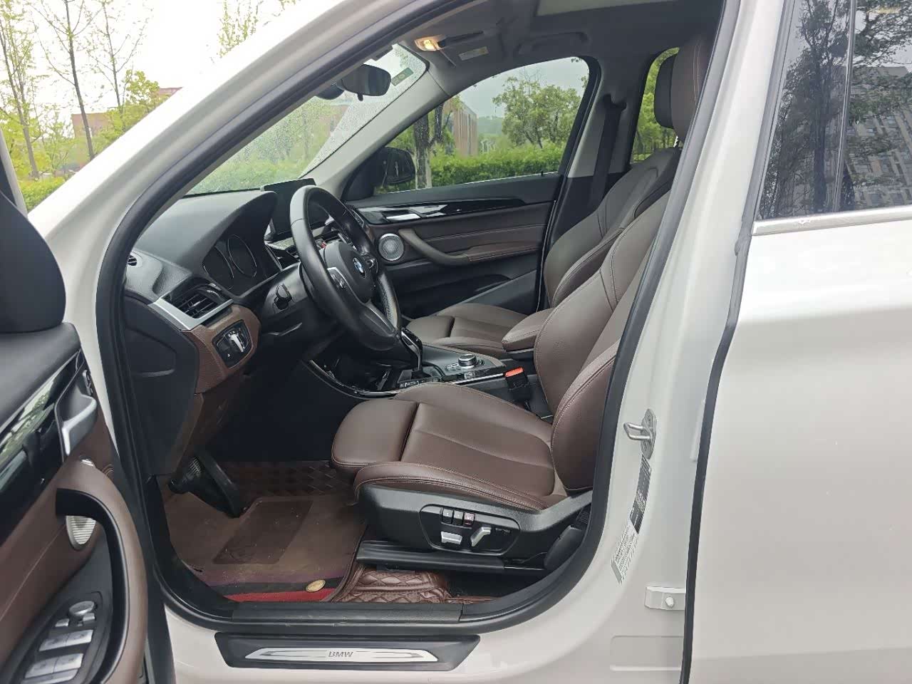 BMW X1 1.5 л 2023 г. Белый, пробег 47000 км
