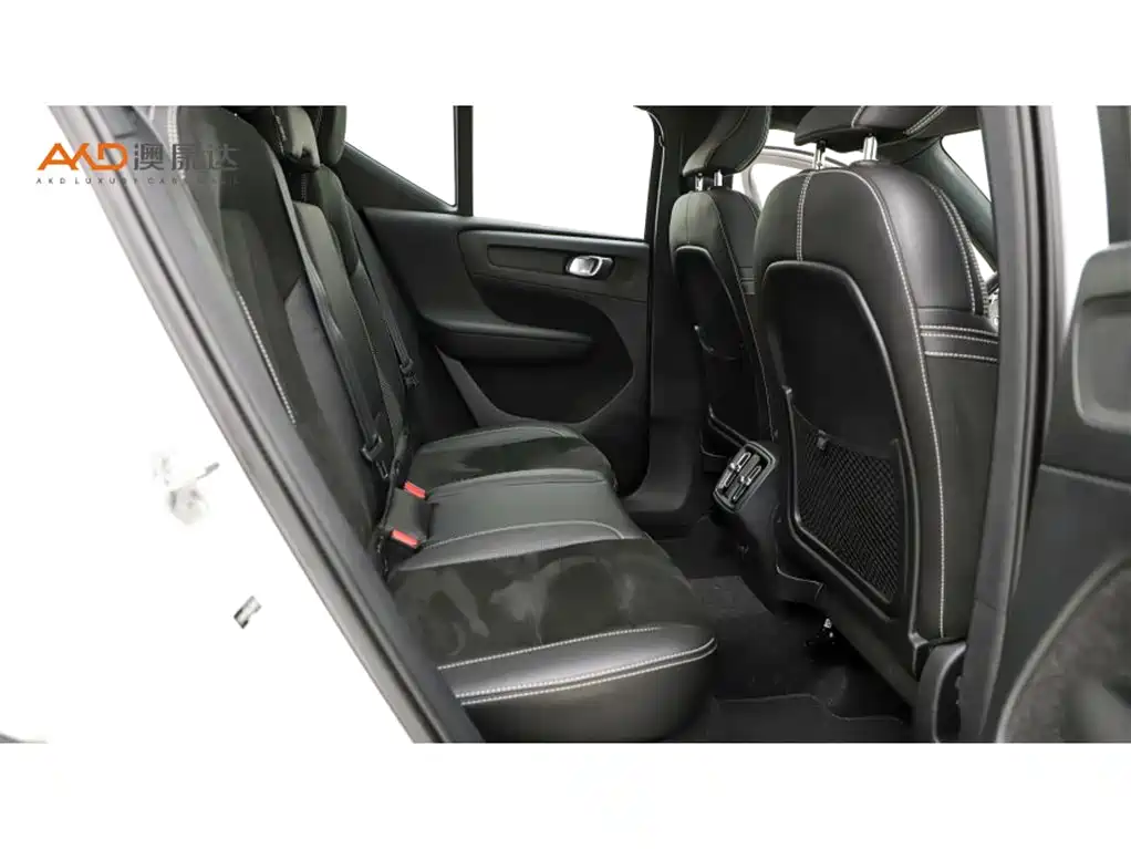 Volvo XC40 — миниатюра 8