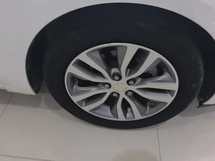 Buick Excelle — миниатюра 6