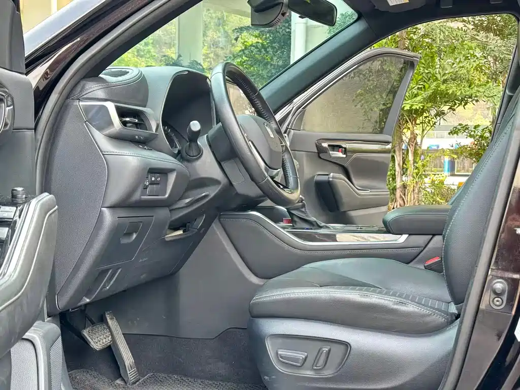 Toyota Crown Kluger — миниатюра 6