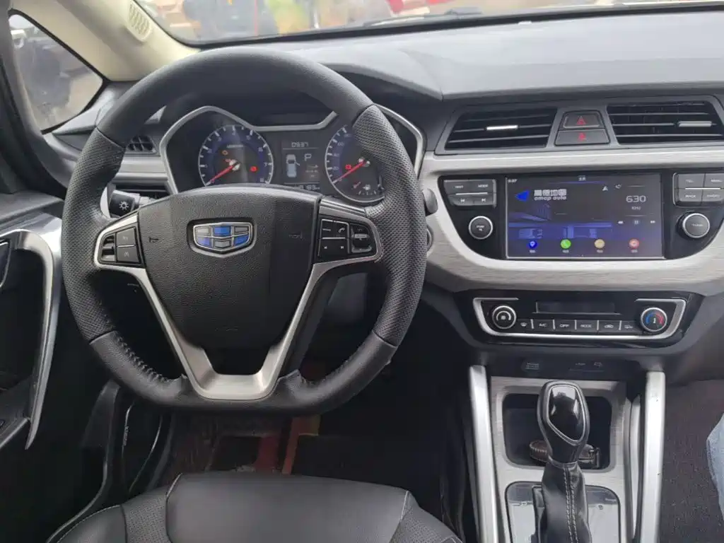 Geely Vision X3 — миниатюра 10