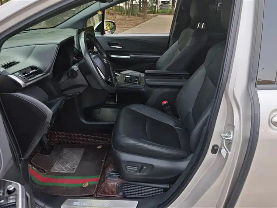 Toyota Sienna 2021 2.5L Luxury