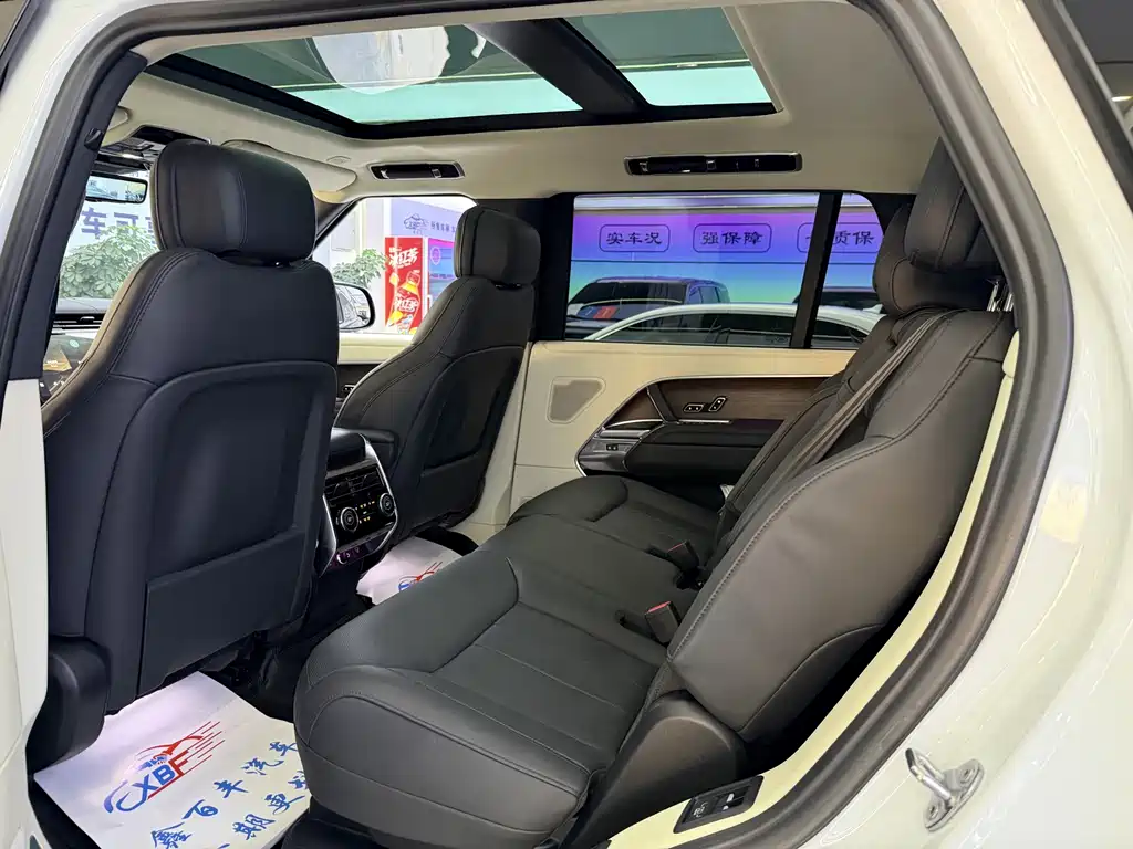 Land Rover Range Rover — миниатюра 7