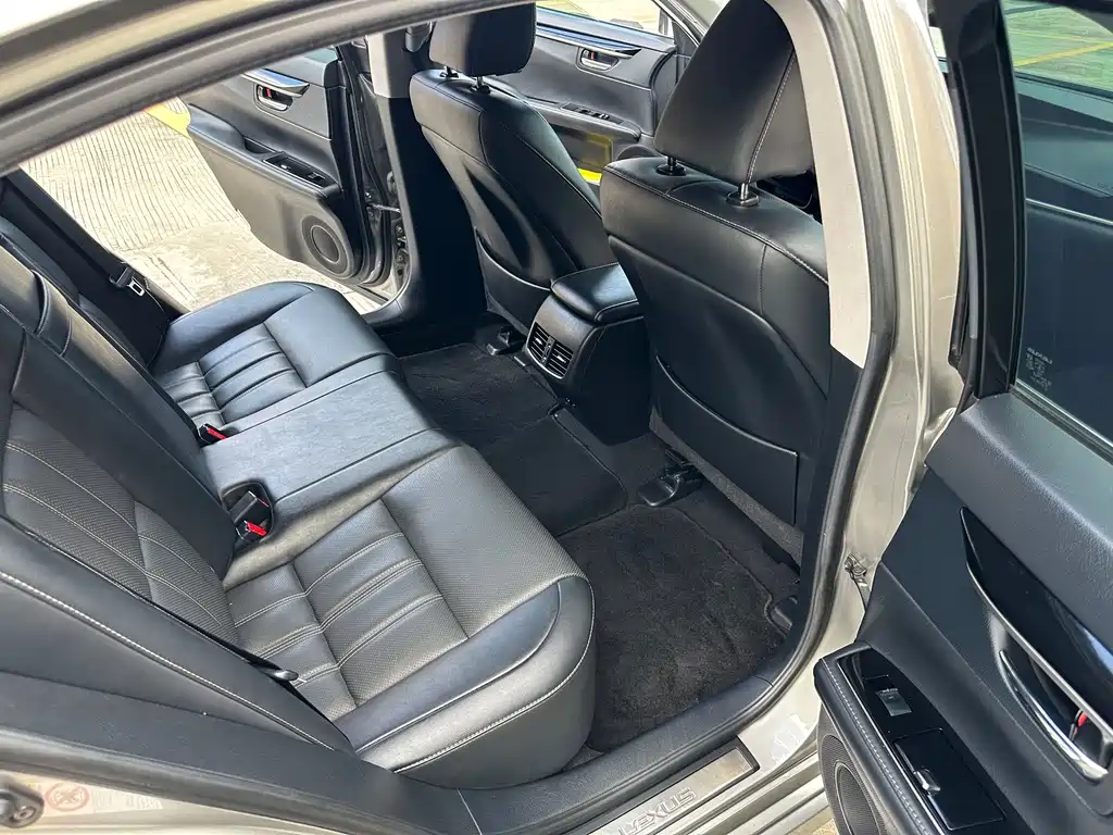 Lexus ES — миниатюра 7