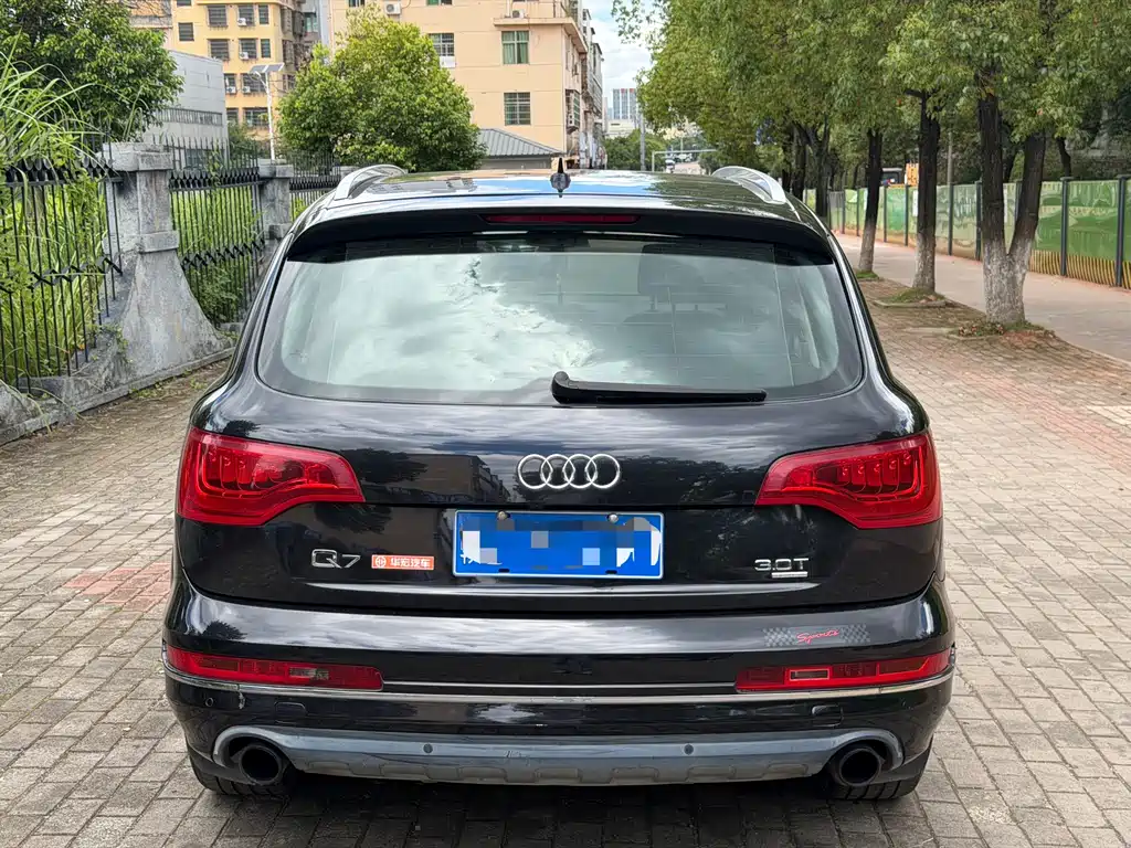 Audi Q7 2011 3.0 TFSI (200kW