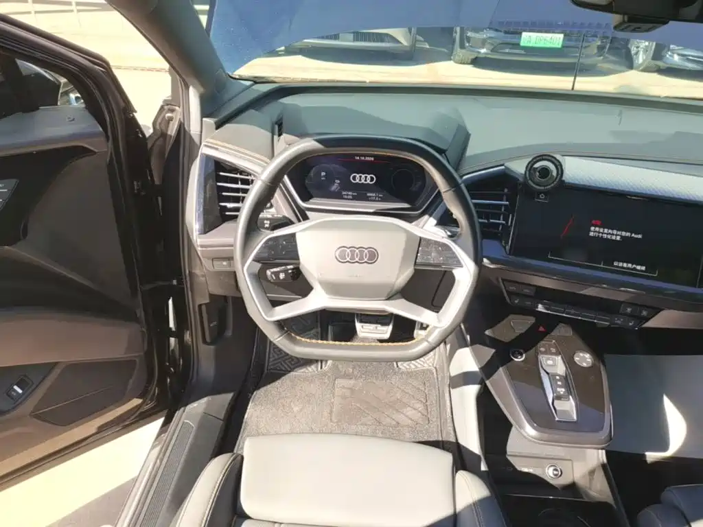 Audi Q4 e-tron — миниатюра 11