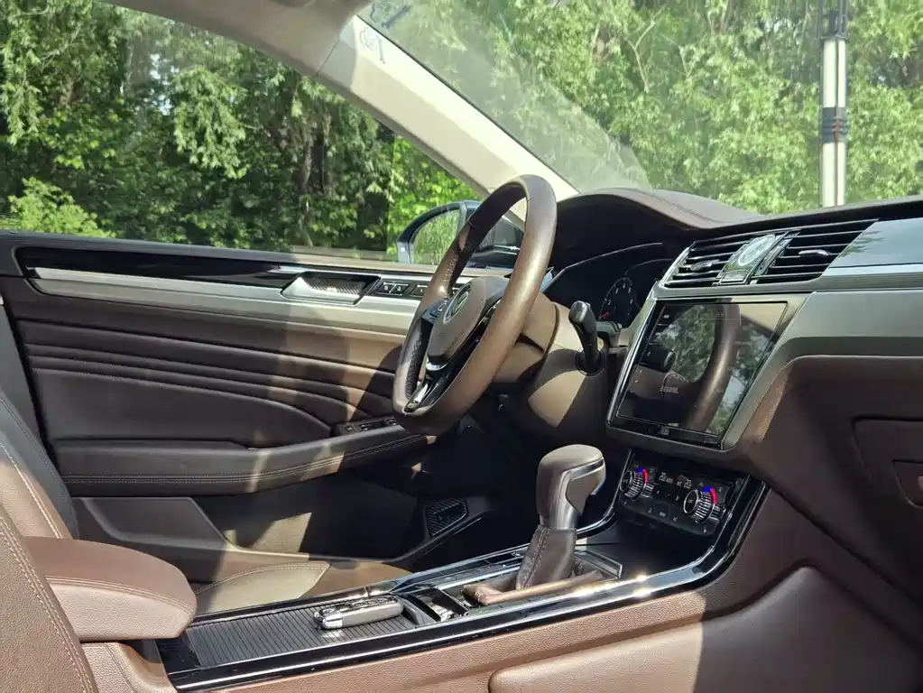 Volkswagen Phideon 380TSI Luxury Edition, фото 6