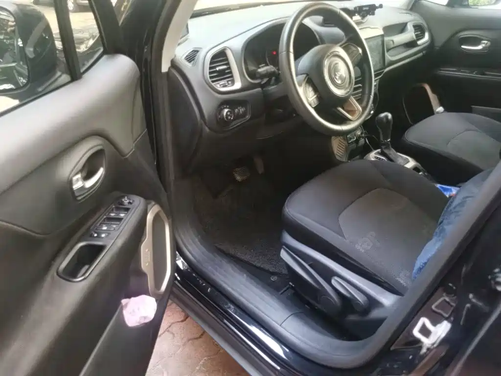 Jeep Renegade — миниатюра 12