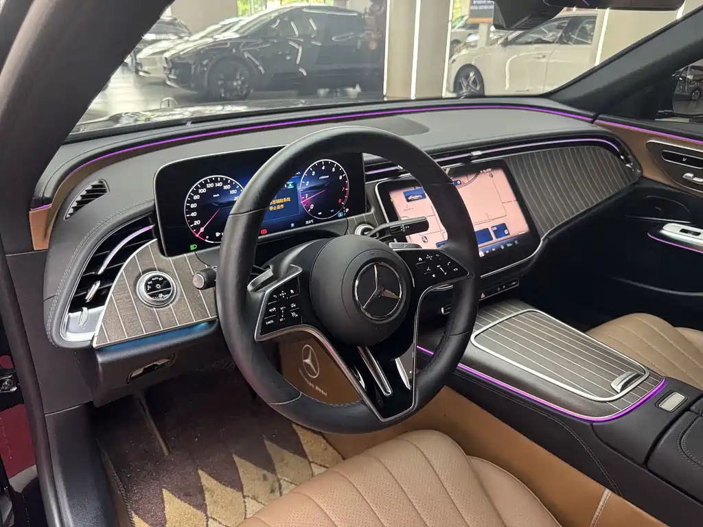 Mercedes-Benz E-Class — миниатюра 13