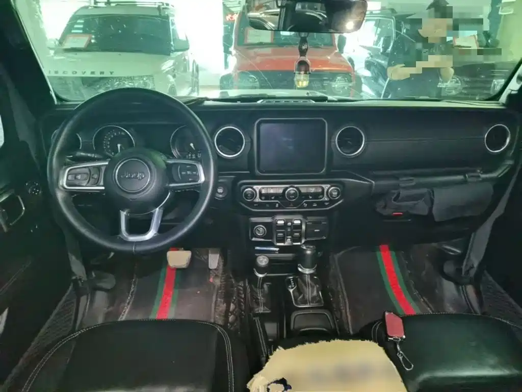 Jeep Wrangler PHEV — миниатюра 10