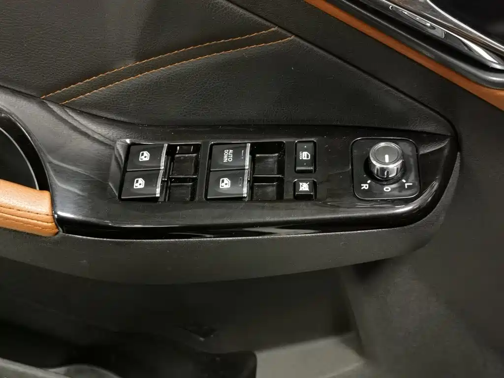 BAIC Senova X35 — миниатюра 9