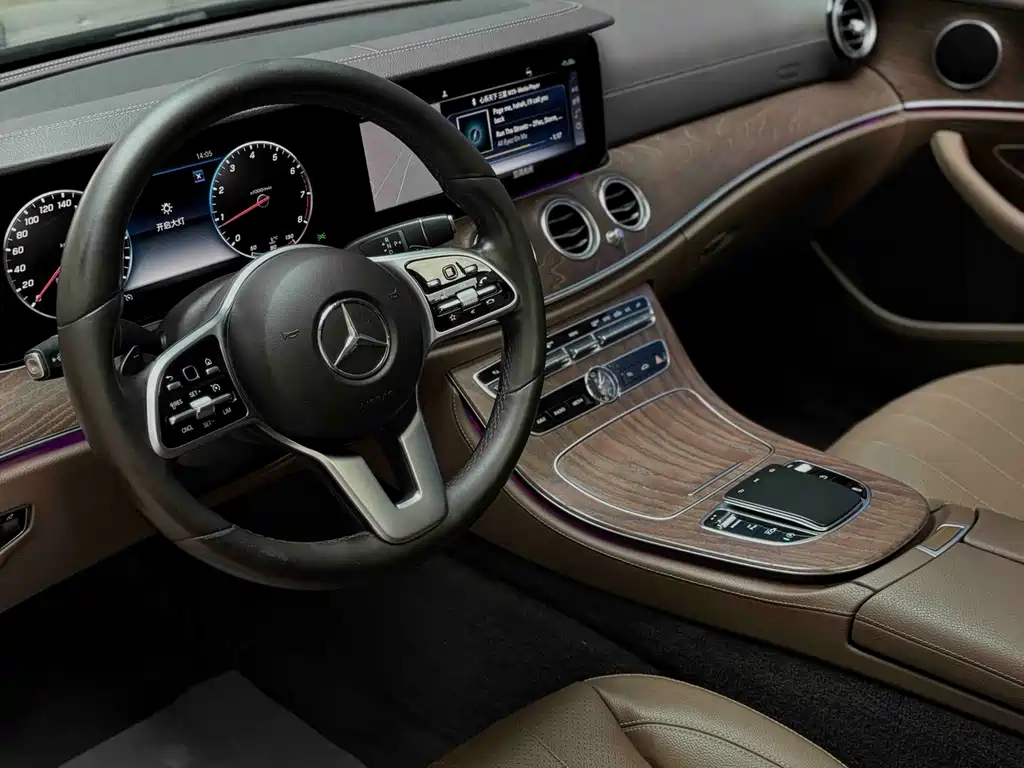 Mercedes-Benz E-Class — миниатюра 7