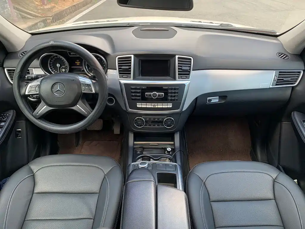 Mercedes-Benz M-Class — миниатюра 10