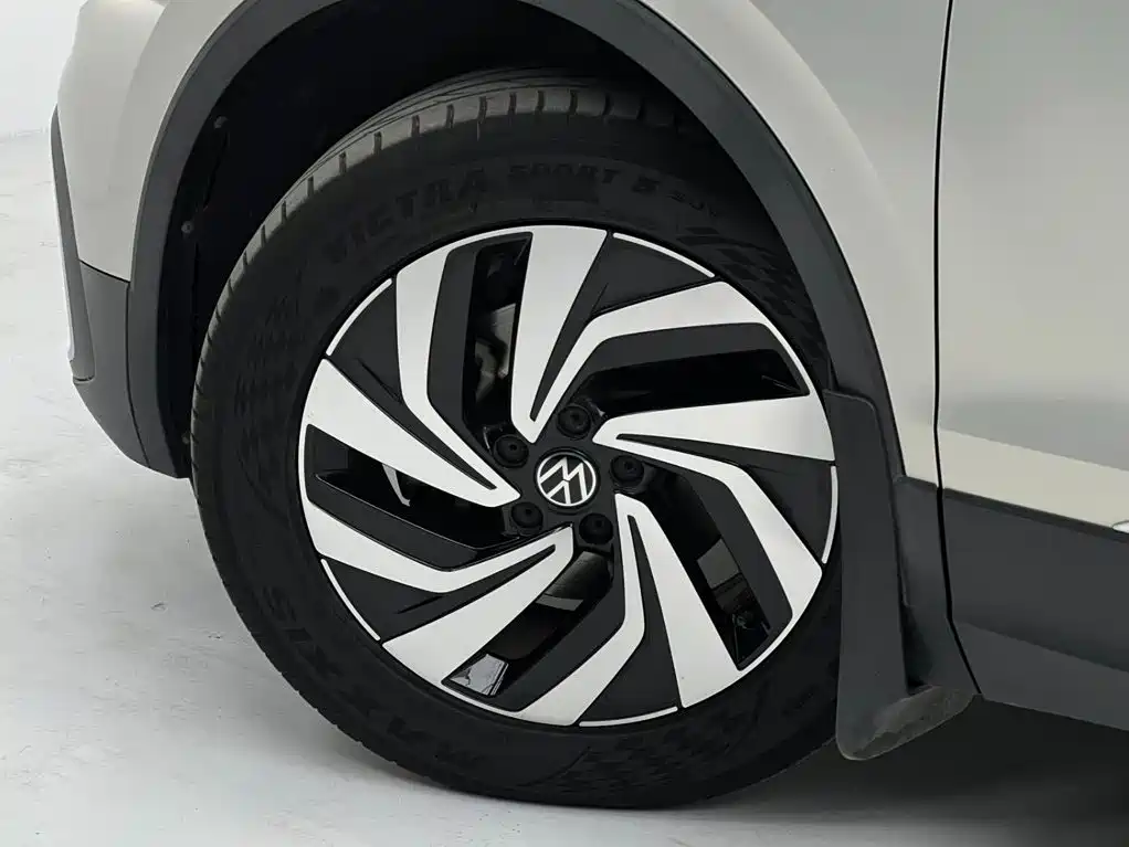 Volkswagen Tiguan L — миниатюра 19