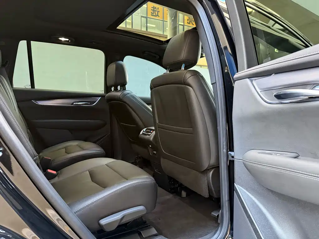 Cadillac XT6 — миниатюра 9