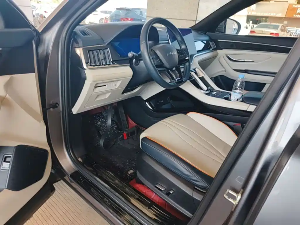 BYD PLUS New Energy — миниатюра 16