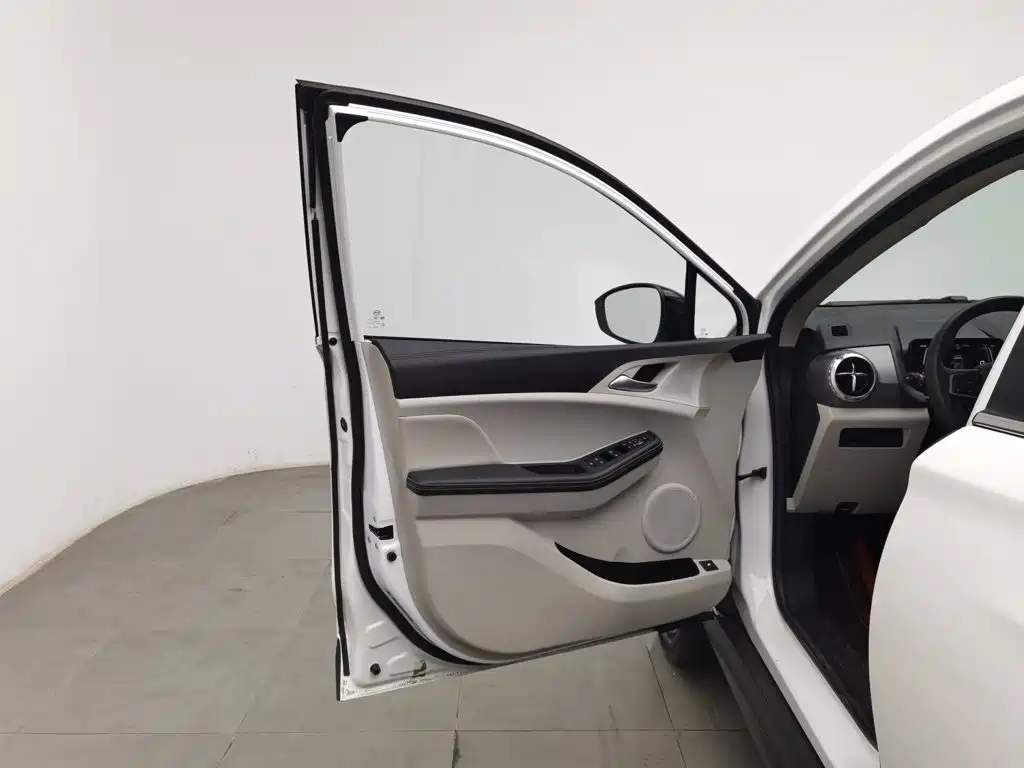 BYD Yuan Pro - фото 8