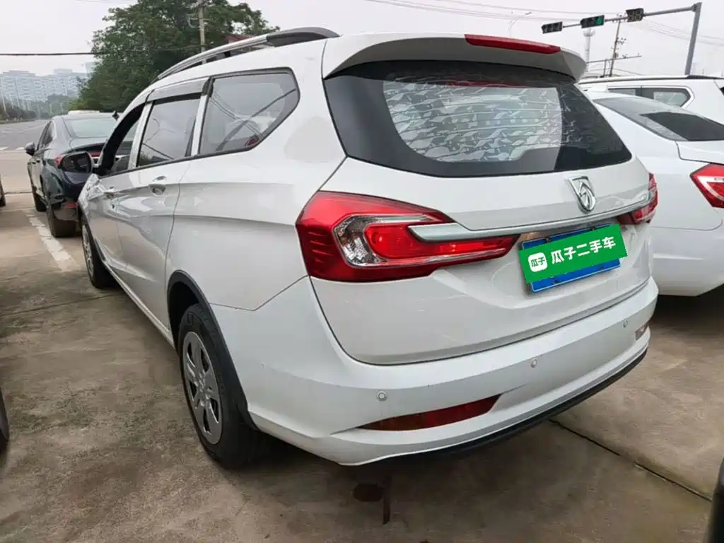 Baojun 310W — миниатюра 5