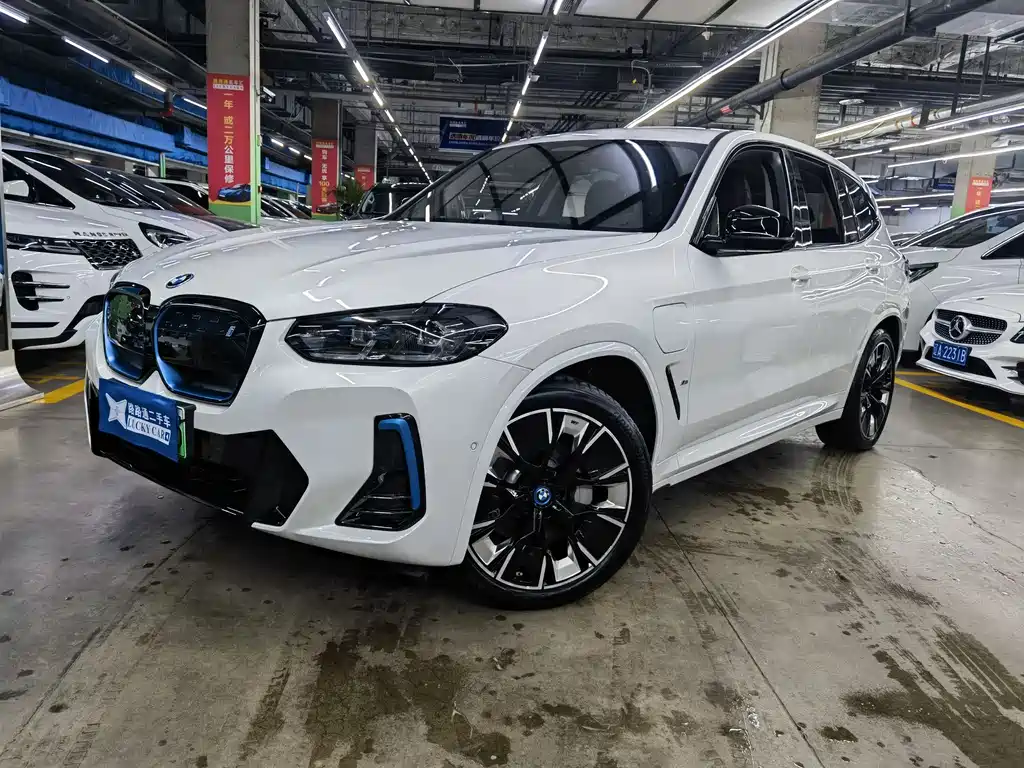 BMW iX3 2022