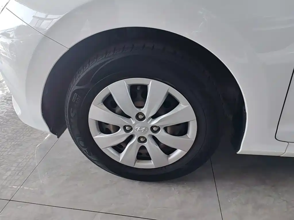 Hyundai Verna — миниатюра 23