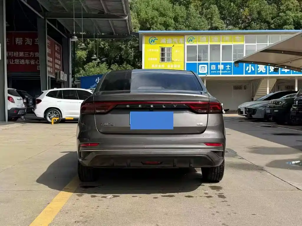 Geely Emgrand — миниатюра 8